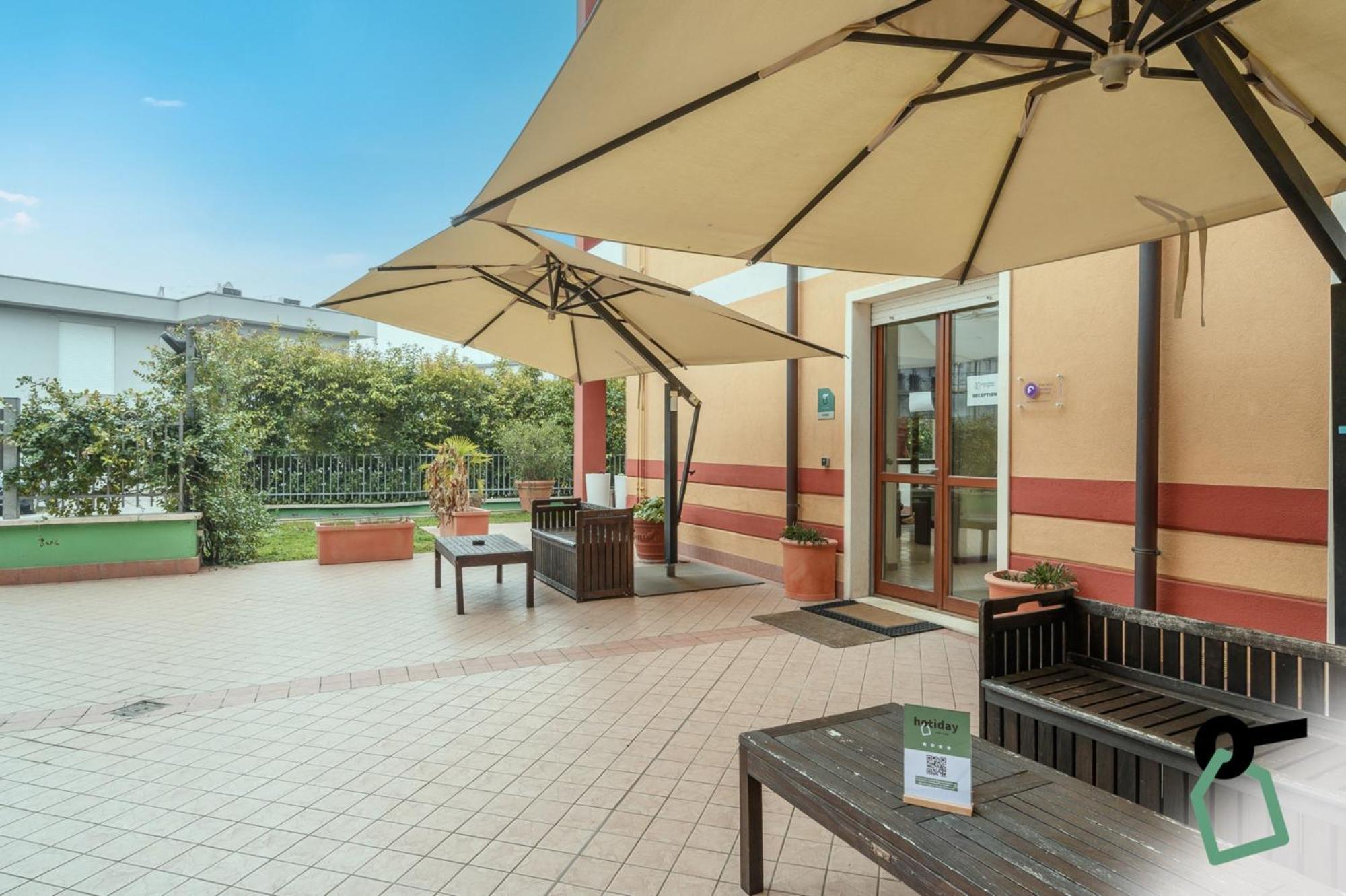 Hotiday Residence Garda Peschiera del Garda Exterior photo
